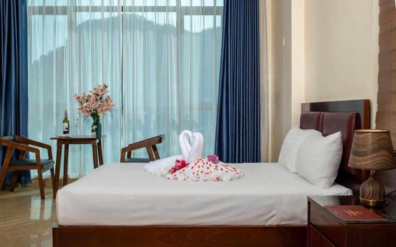 Aroma Cat Ba Sea View Hotel Chan Chau エクステリア 写真